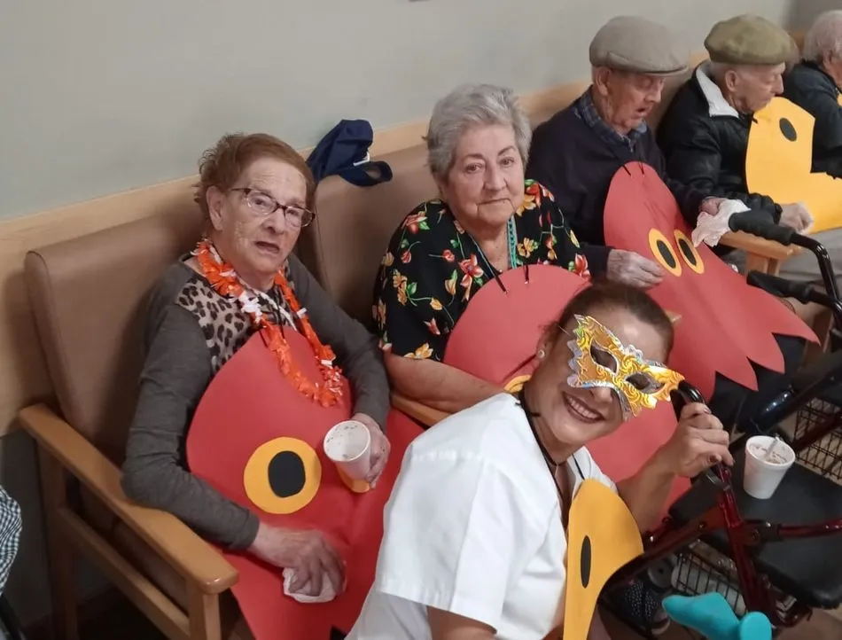 Foto 5 - La residencia de mayores de Mart&iacute;n de Yeltes se suma a las celebraciones del Carnaval