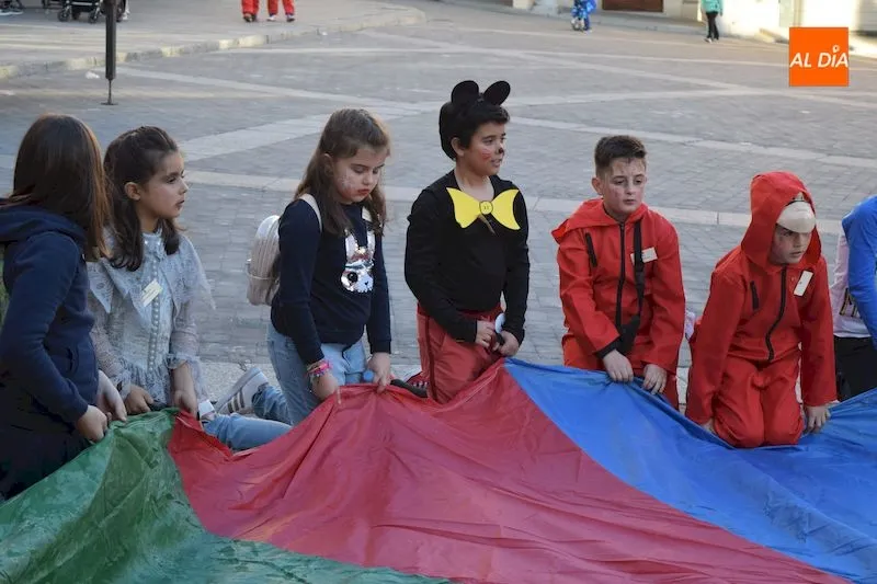 Foto 9 - Excelente participaci&oacute;n en los talleres de carnavales programados por el Ayuntamiento