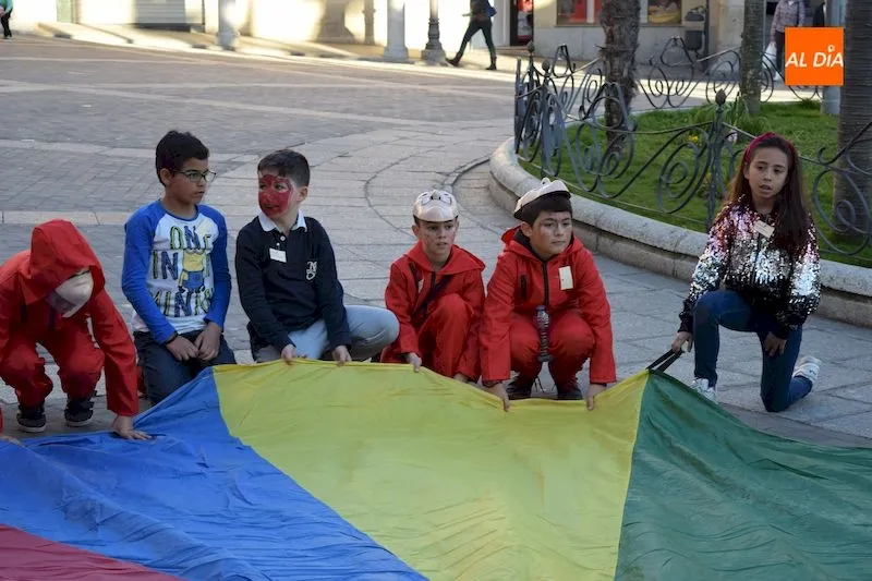 Foto 8 - Excelente participaci&oacute;n en los talleres de carnavales programados por el Ayuntamiento