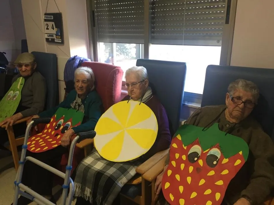 Foto 4 - La residencia municipal de mayores de Lumbrales se viste de Carnaval  