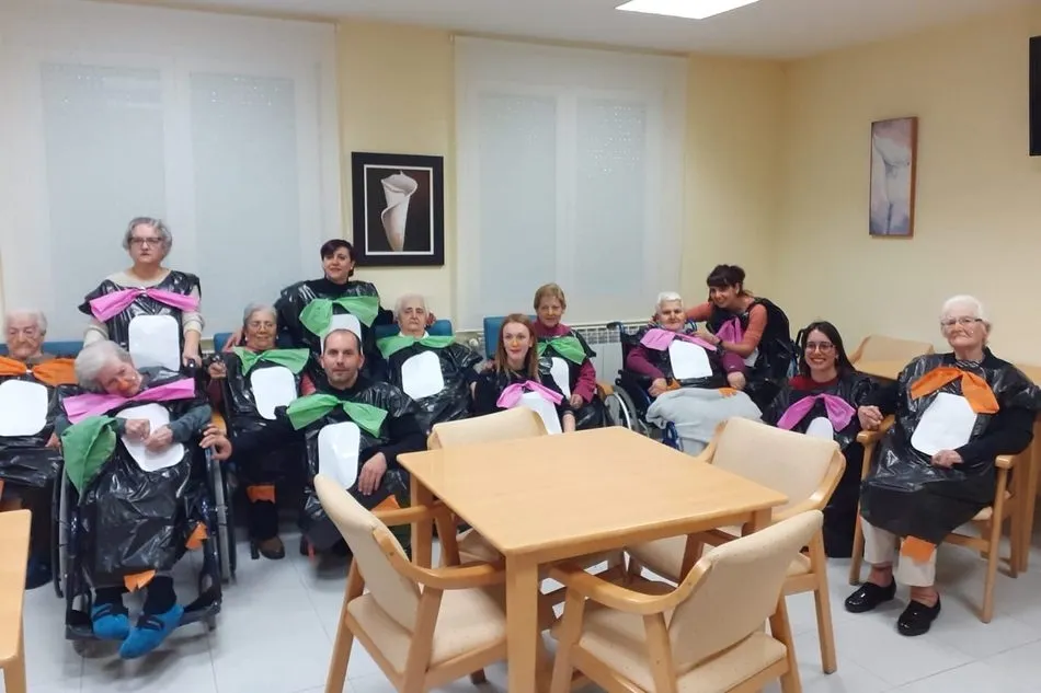 Foto 9 - La residencia de mayores de Barruecopardo celebra un animado y dulce Carnaval  