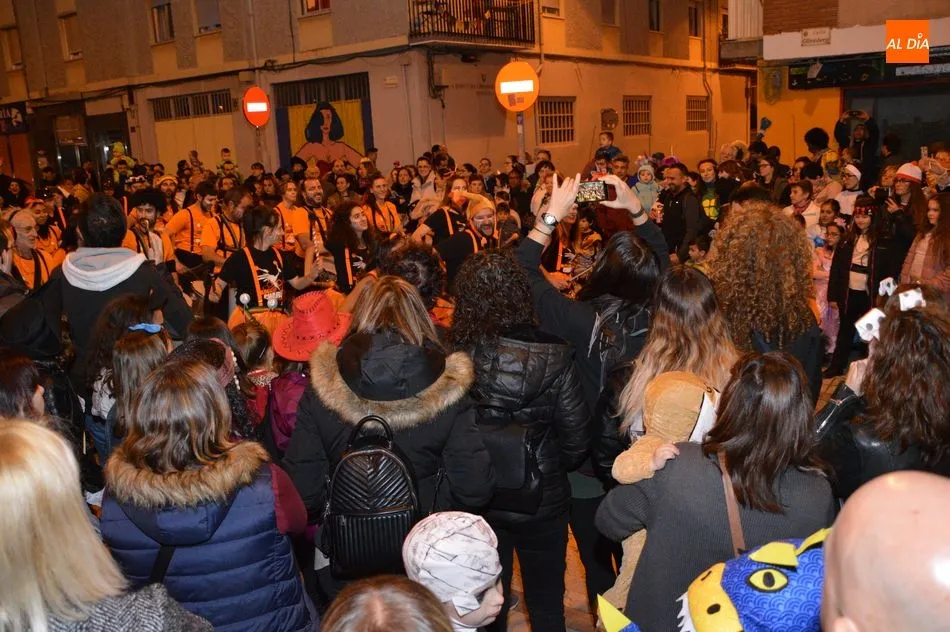 Foto 10 - El Barrio del Oeste disfruta a tope del Lunes de Carnaval