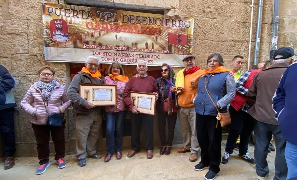 Loreto Mangas Cuadrado y Tomás García López reciben sus distinciones como Porteros Mayores  