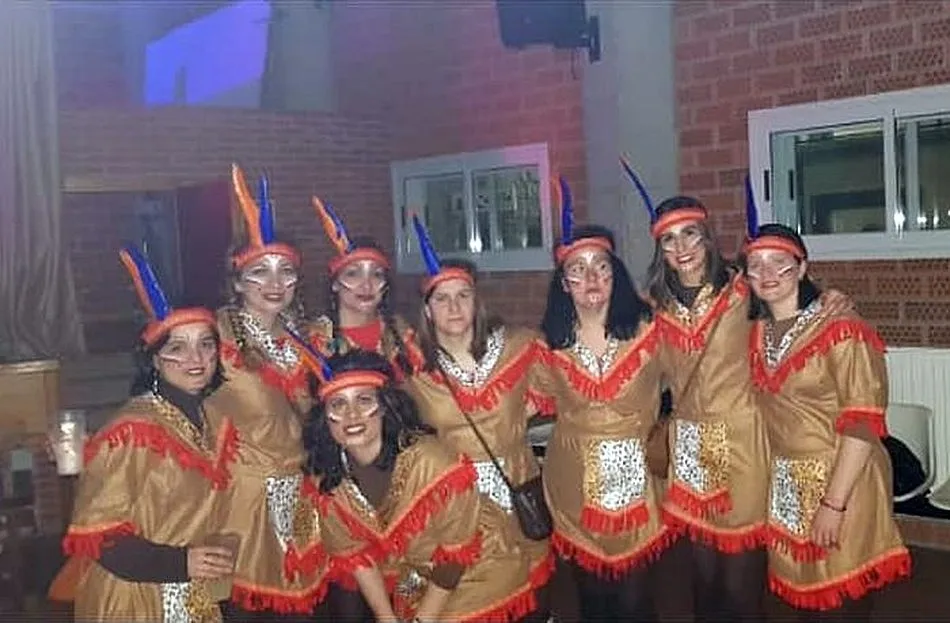 Foto 7 - Las mujeres de El Cubo de Don Sancho se entregan al Carnaval  