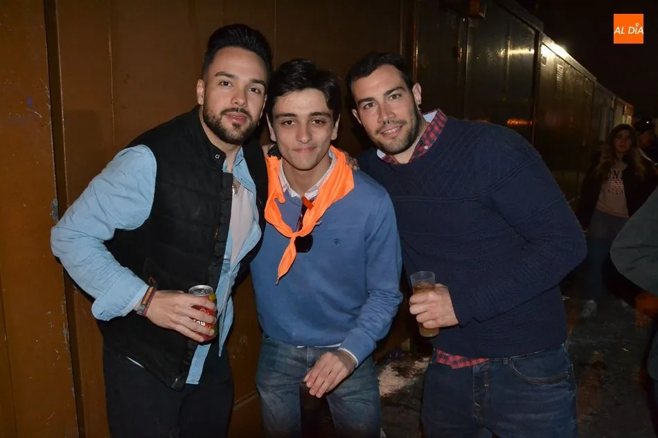 Foto 6 - Las casetas del Paseo Fernando Arrabal disfrutan de una discom&oacute;vil sufragada por los j&oacute;venes  