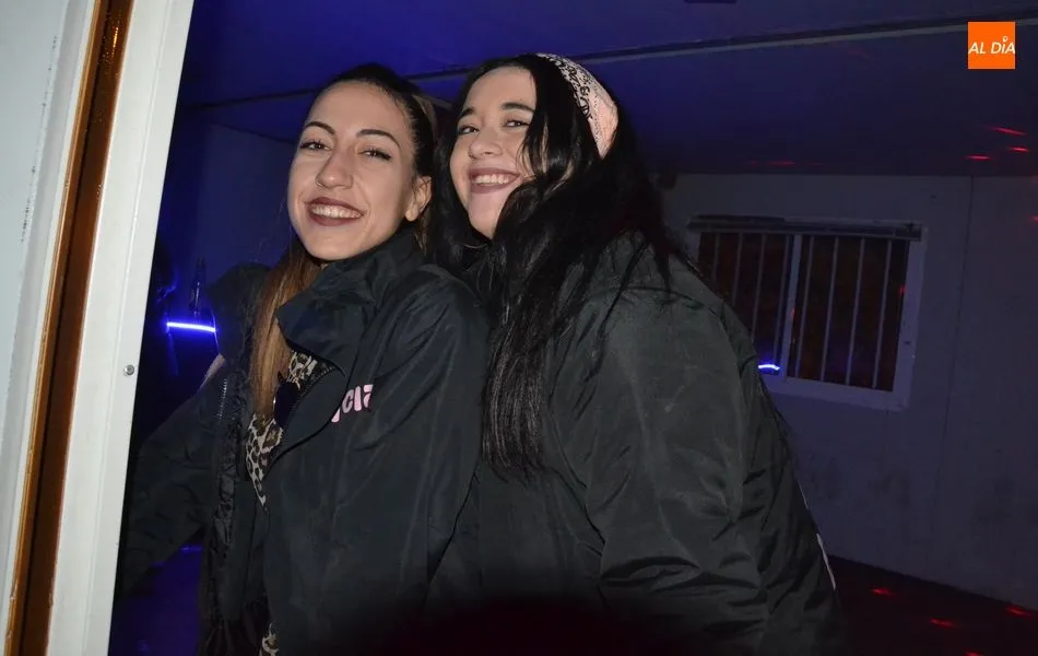 Foto 2 - Las casetas del Paseo Fernando Arrabal disfrutan de una discom&oacute;vil sufragada por los j&oacute;venes  