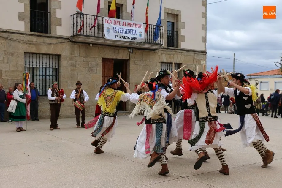  El alcalde pretende que la Fiesta del Almendro aporte más a los vecinos de La Fregeneda / CORRAL