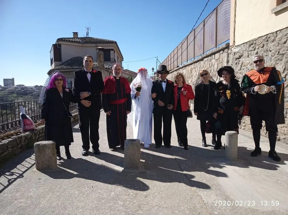Foto 2 - Boda carnavalesca en el templete del paseo Alonso Andrea en Ledesma  