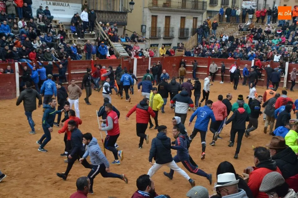 Foto 7 - Casi lleno en los tablaos de la Plaza para disfrutar del toro sufragado por sus constructores  