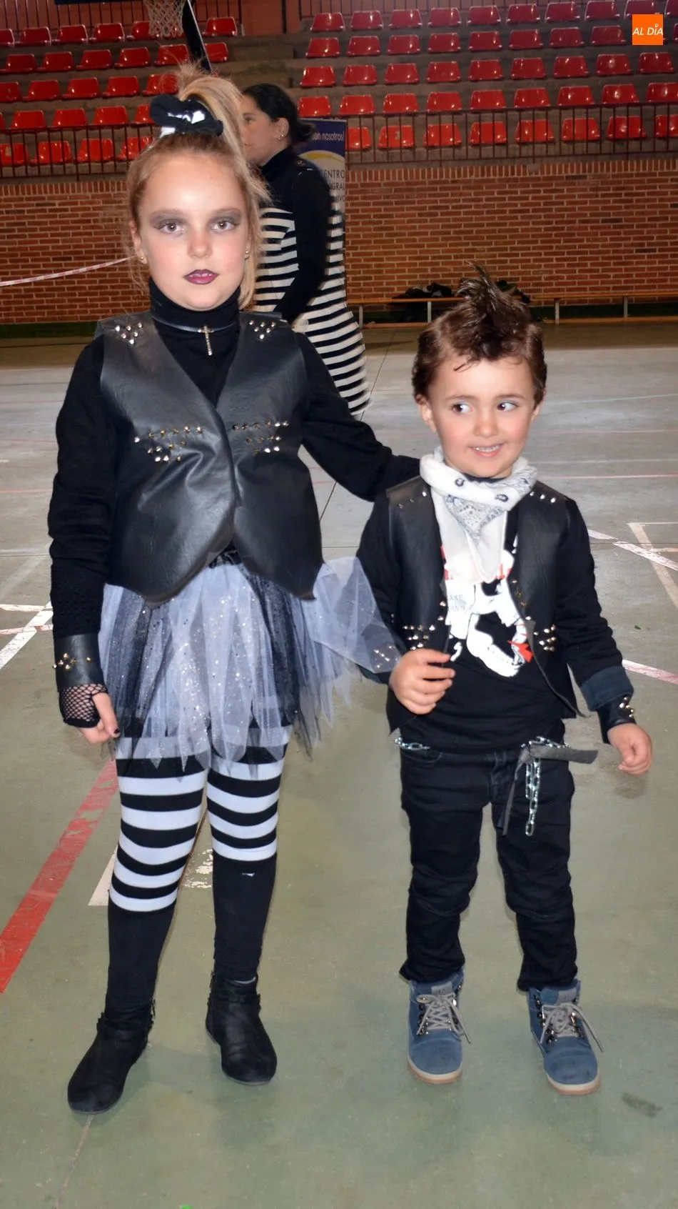Foto 4 - Los ni&ntilde;os se divierten en la fiesta del Martes de Carnaval en Lumbrales