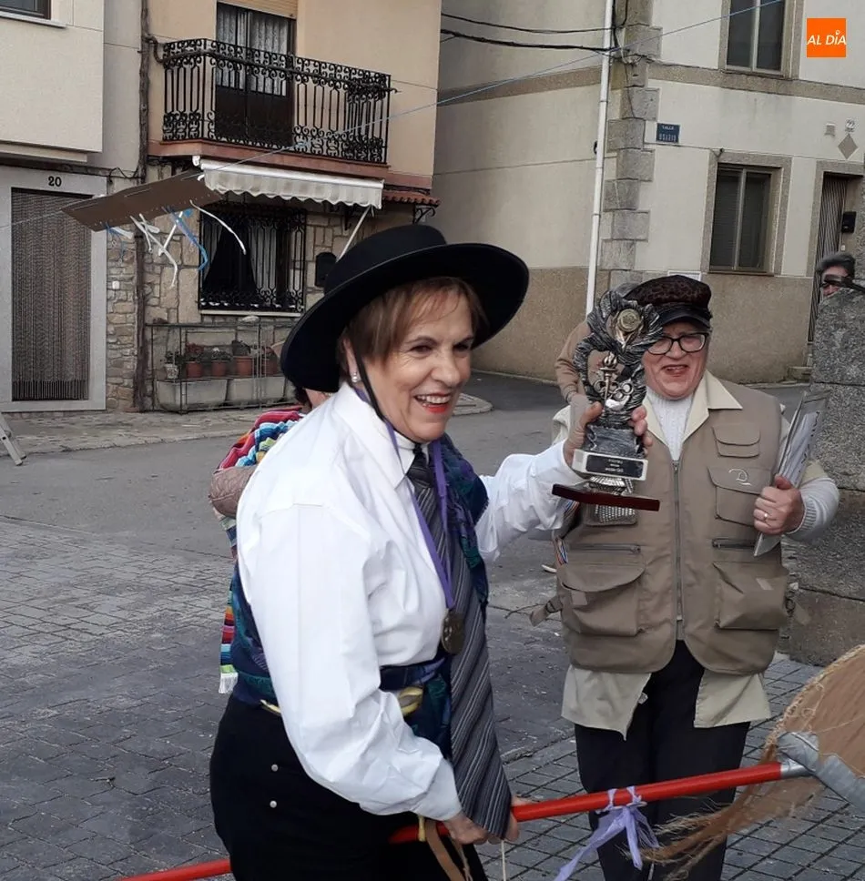 Foto 10 - Las mujeres de Mieza recuperan sus tiempos de quintas para correr las cintas por el Carnaval  