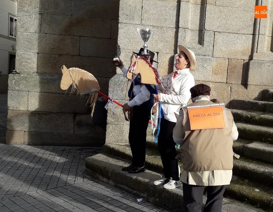 Foto 9 - Las mujeres de Mieza recuperan sus tiempos de quintas para correr las cintas por el Carnaval  