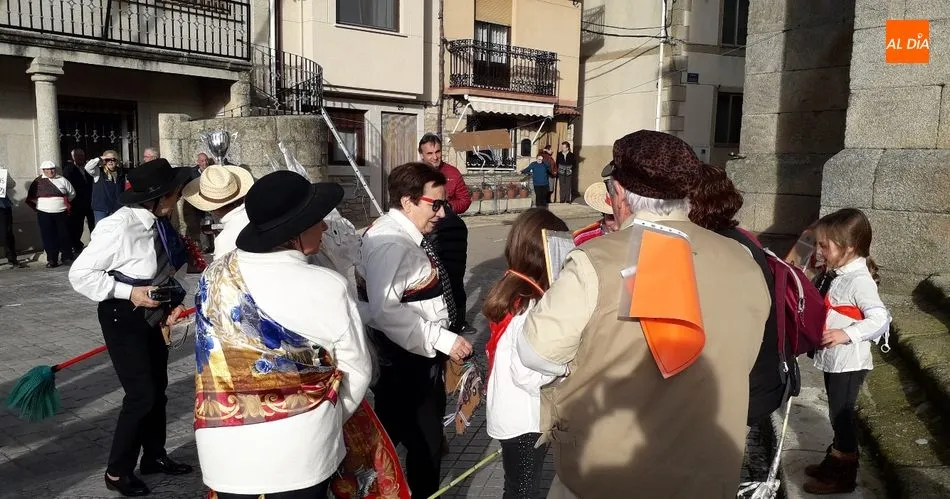 Foto 8 - Las mujeres de Mieza recuperan sus tiempos de quintas para correr las cintas por el Carnaval  