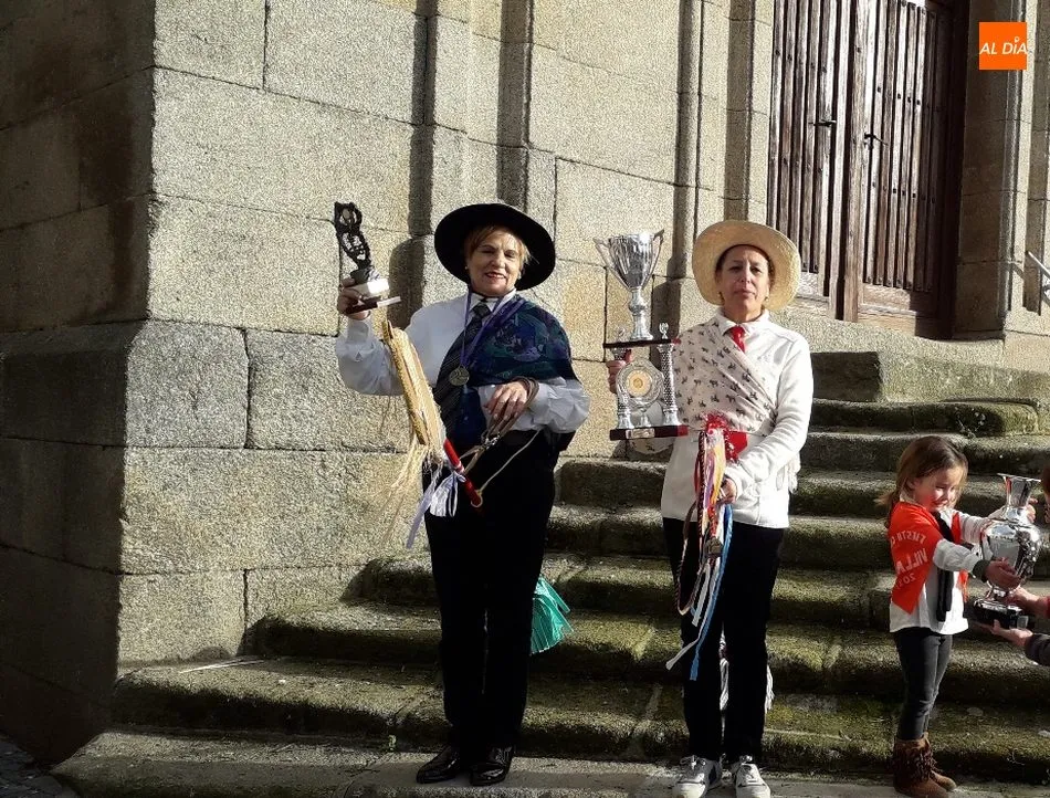 Foto 3 - Las mujeres de Mieza recuperan sus tiempos de quintas para correr las cintas por el Carnaval  