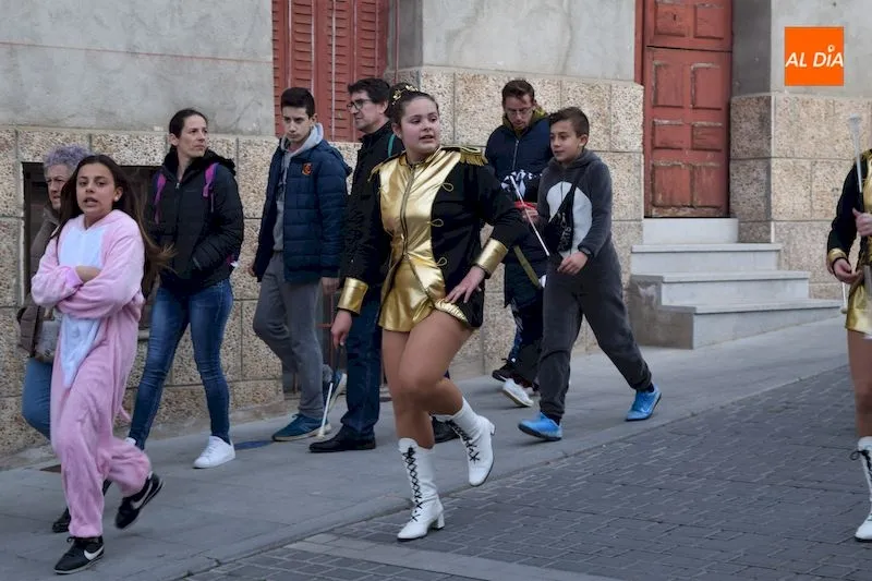 Foto 10 - Alba de Tormes festeja los carnavales con un multitudinario desfile y un imaginativo concurso de...