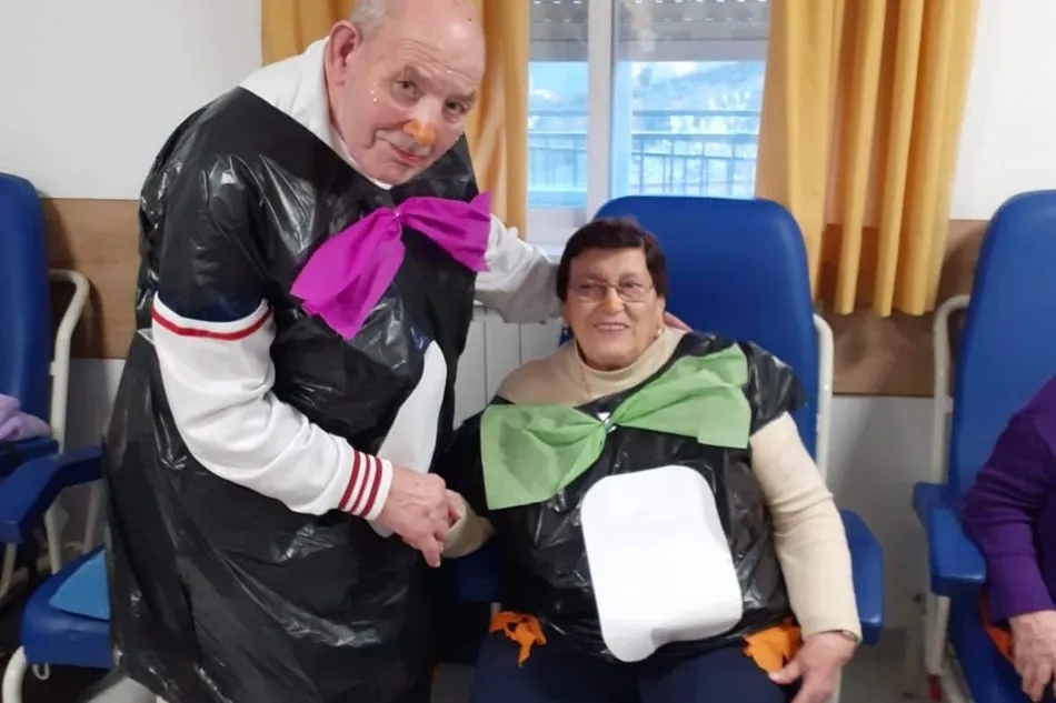 Foto 11 - Los mayores de la residencia municipal de Saucelle celebran el Carnaval por todo lo alto  