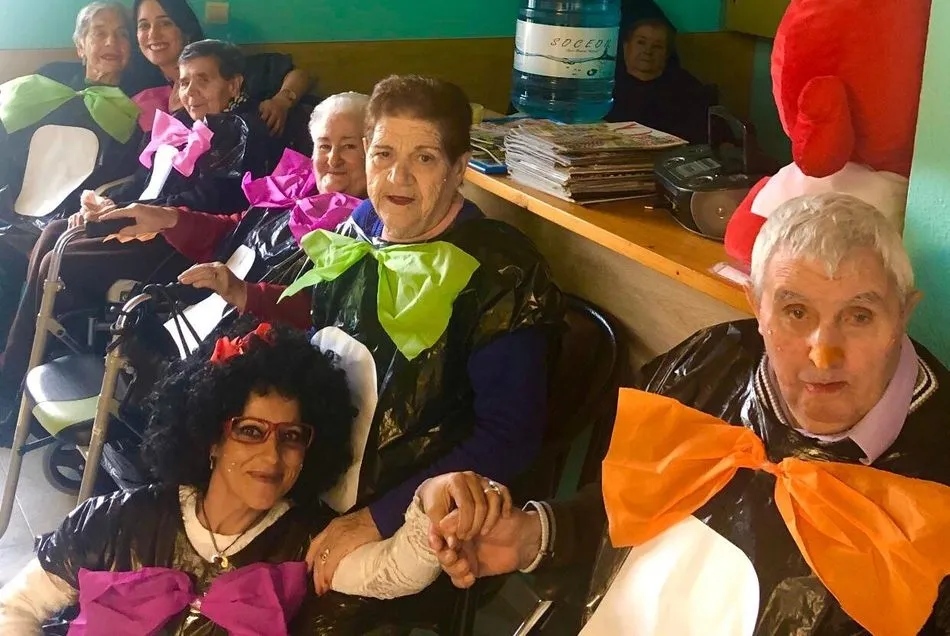 Foto 8 - Los mayores de la residencia municipal de Saucelle celebran el Carnaval por todo lo alto  