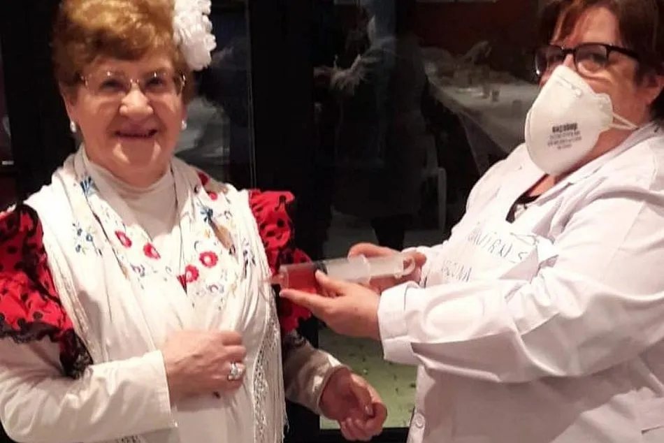 Foto 6 - Los mayores de la residencia municipal de Saucelle celebran el Carnaval por todo lo alto  