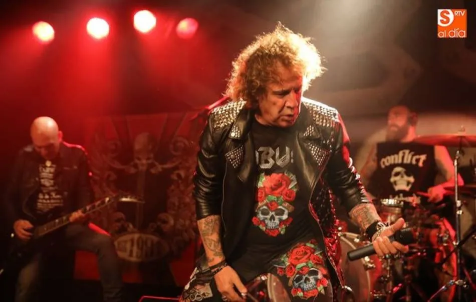 Obús celebra en Salamanca 40 años sobre los escenarios  