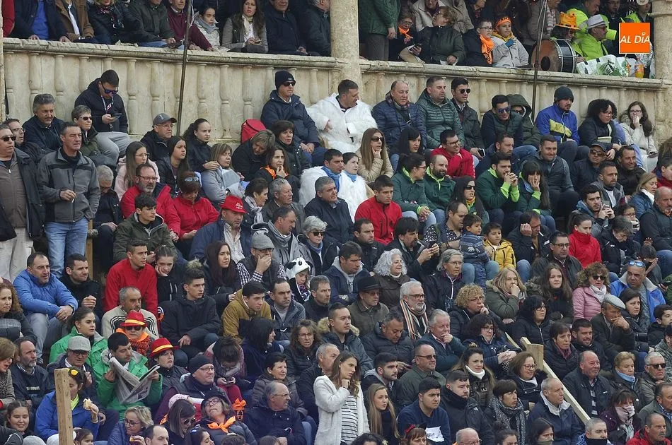 Foto 2 - Los esperados astados de Los Bayones brindan un encierro desperdigado y con riesgo  