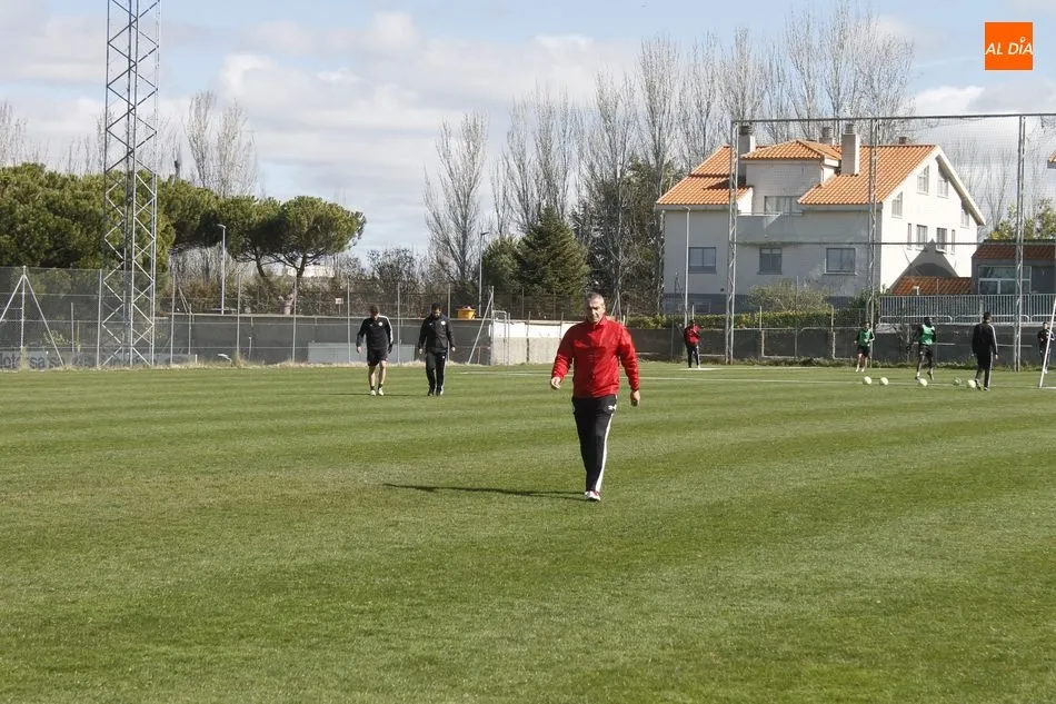 Foto 6 - El Salamanca UDS se pone serio para buscar los tres puntos en el derbi con el Guijuelo