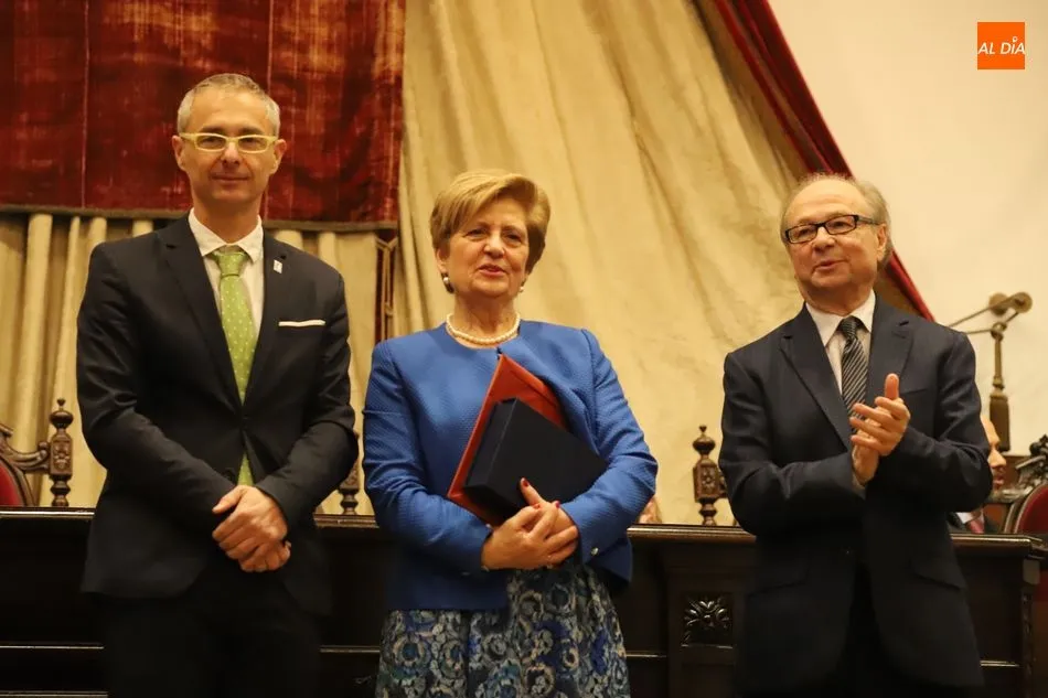 Foto 7 - La USAL homenajea al Personal de Administraci&oacute;n y Servicios que alcanza su jubilaci&oacute;n