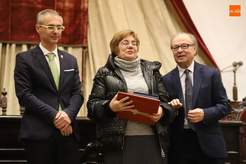 Foto 6 - La USAL homenajea al Personal de Administraci&oacute;n y Servicios que alcanza su jubilaci&oacute;n