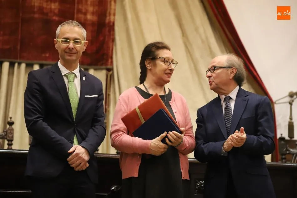 Foto 5 - La USAL homenajea al Personal de Administraci&oacute;n y Servicios que alcanza su jubilaci&oacute;n