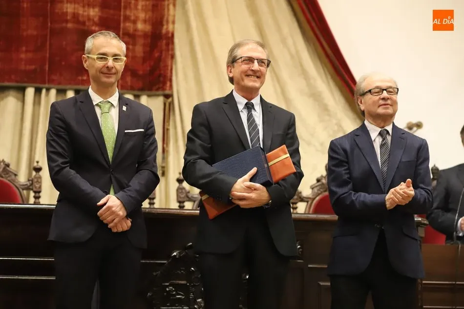 Foto 4 - La USAL homenajea al Personal de Administraci&oacute;n y Servicios que alcanza su jubilaci&oacute;n