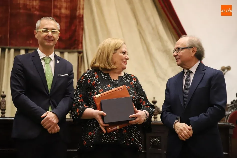 Foto 3 - La USAL homenajea al Personal de Administraci&oacute;n y Servicios que alcanza su jubilaci&oacute;n
