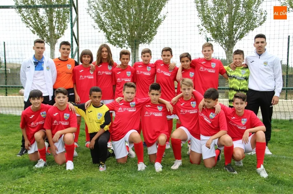 Equipo infantil del Alba de Tormes Club de Fútbol / Archivo