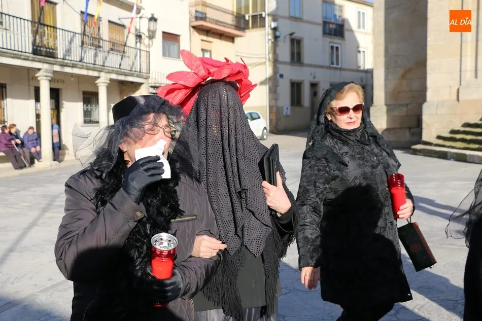 Foto 4 - Las mujeres de Mieza despiden el Carnaval con un &lsquo;sentido&rsquo; entierro de la sardina  