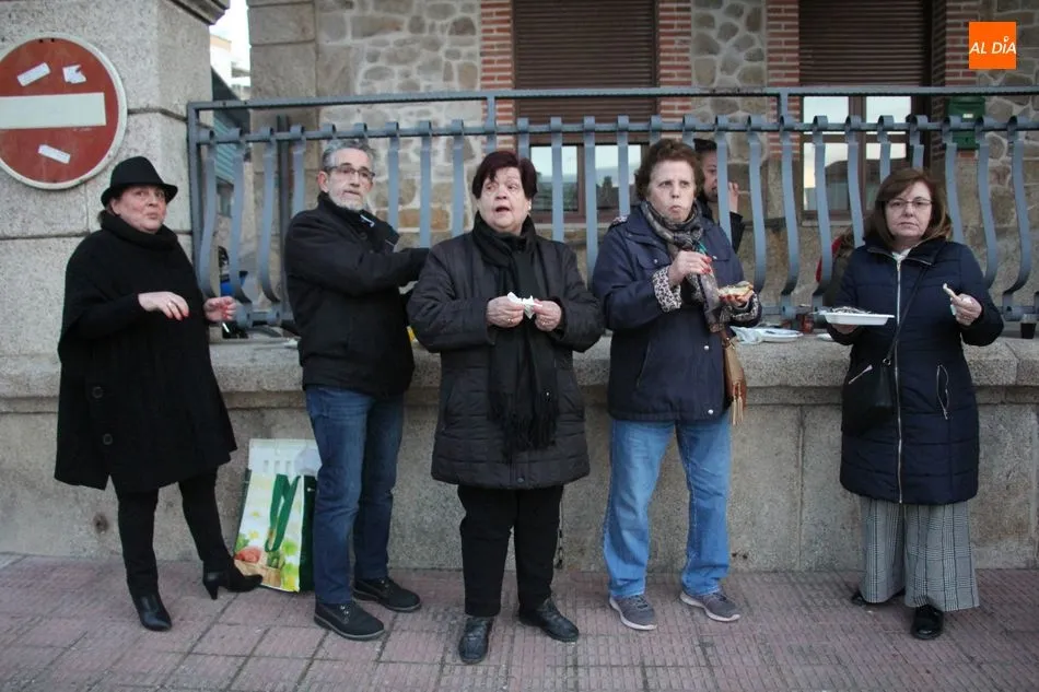 Foto 11 - El entierro de la sardina pone el fin al Carnaval en Villarino de los Aires  