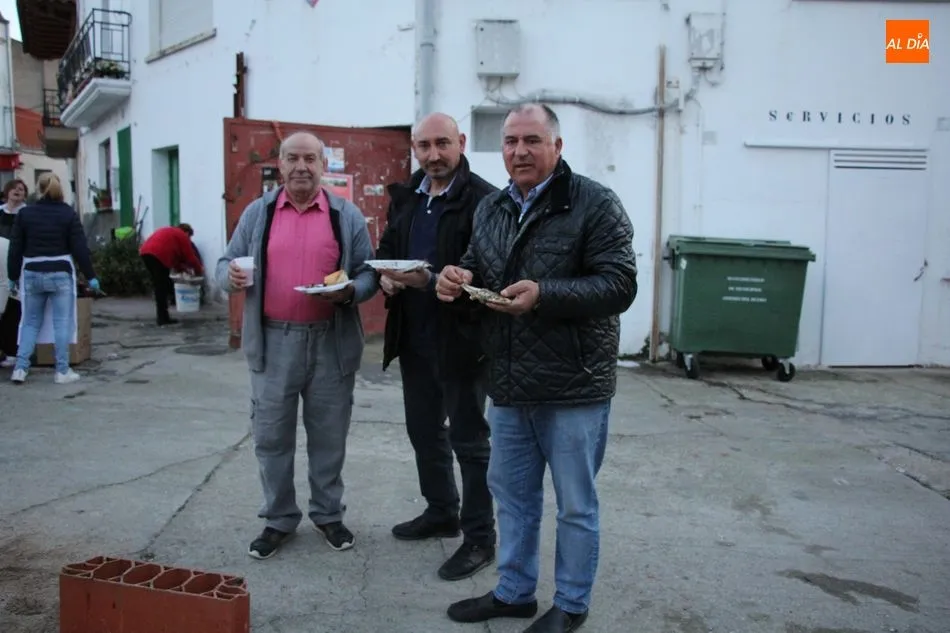 Foto 5 - El entierro de la sardina pone el fin al Carnaval en Villarino de los Aires  