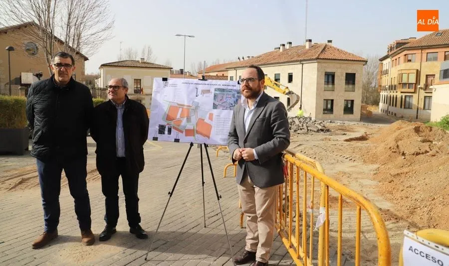 El concejal de Fomento en el Ayuntamiento de Salamanca, Daniel Llanos, ha visitado este jueves las obras. Foto de Lydia González