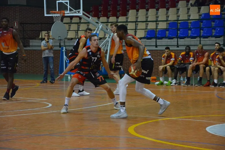 Un encuentro entre los dos equipos de la provincia