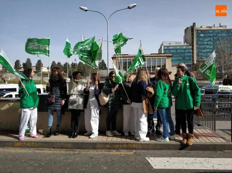 Foto 2 - SATSE reclama a la Junta la recuperaci&oacute;n de la jornada semanal de 35 horas