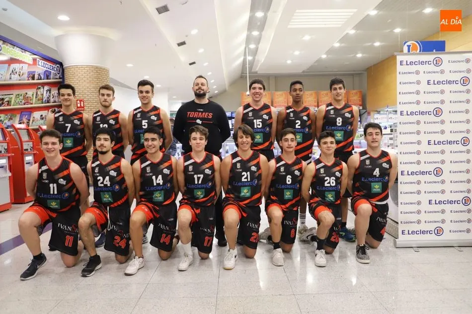 Foto 3 - El CB Tormes presenta a todos sus equipos por todo lo alto