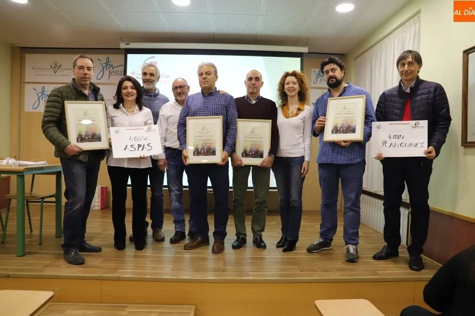 La concejala Ana Suárez junto a los responsables del Centro de Salud Mental Ranquines de Cáritas Salamanca y ASPAS-SALAMANCA| Fotos: Lydia González