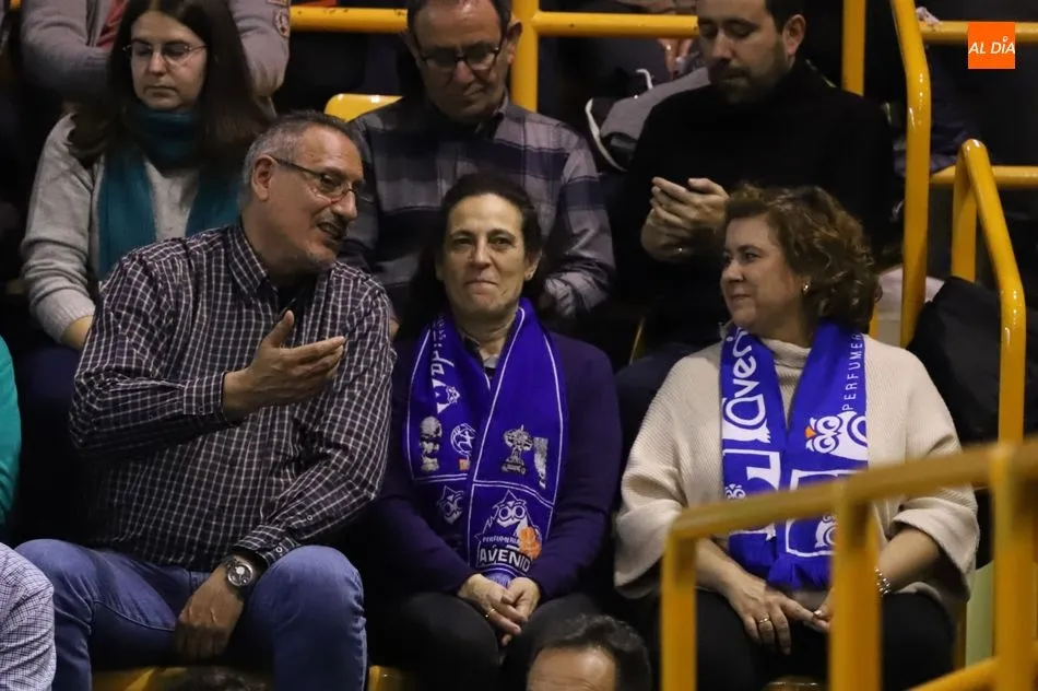 Parte de la afición del Avenida / Lydia González