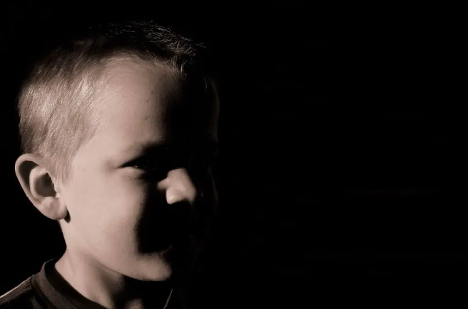 Condenado a cuatro años y medio de cárcel por abusar del menor que tenía en acogida  