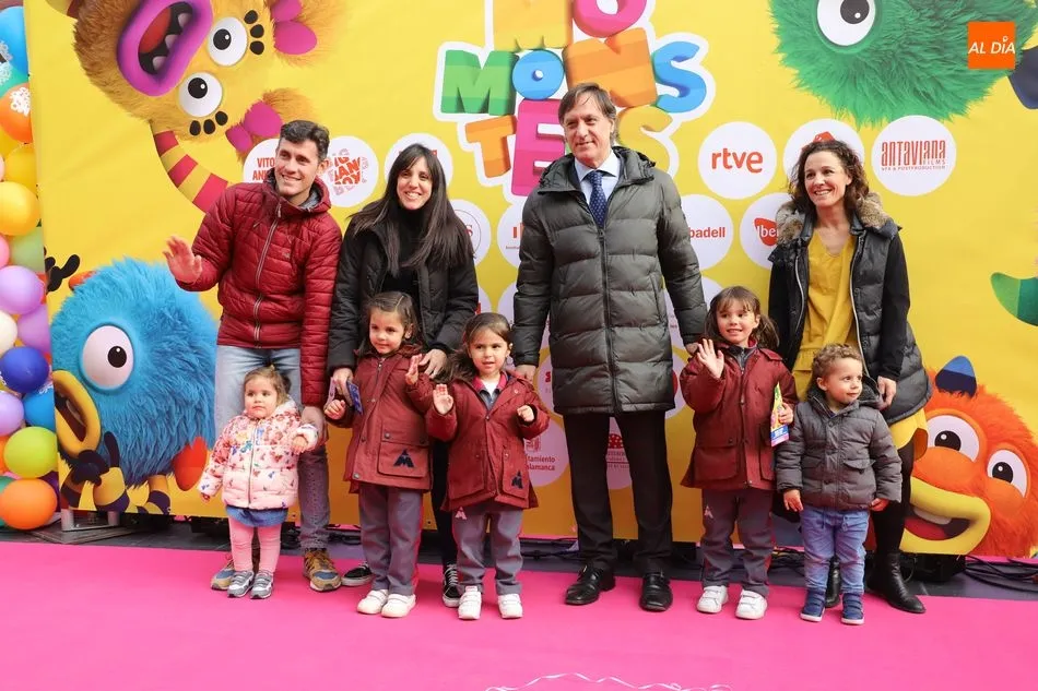 Foto 9 - Concurrido estreno de 'Momonsters' en el Liceo