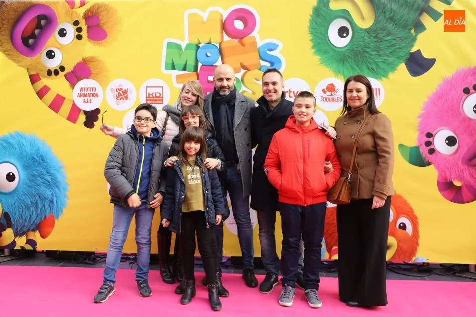 Foto 7 - Concurrido estreno de 'Momonsters' en el Liceo
