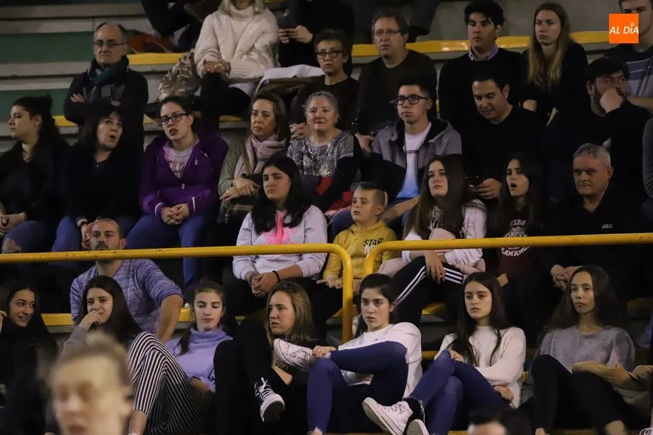 Foto 3 - El Perfumer&iacute;as Avenida no pasa apuros para borrar del mapa al Spartak y meterse en cuartos (92-61)