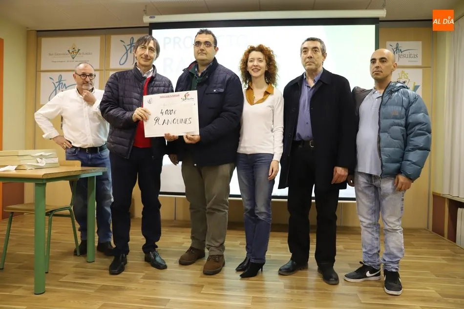 Foto 9 - Entregado el &lsquo;XII Chip Solidario de la San Silvestre&rsquo;, valorado en 8.000 euros