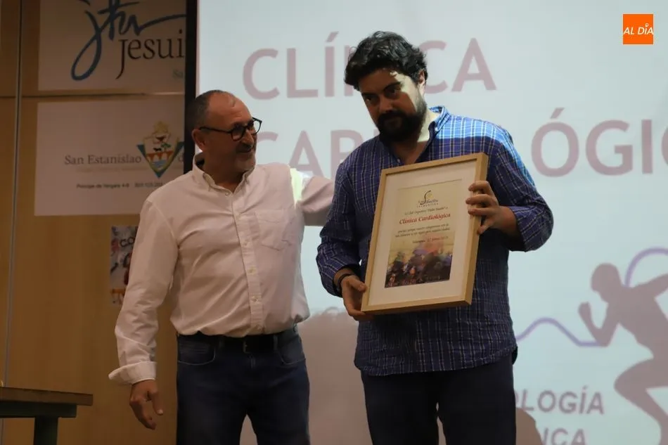 Foto 3 - Entregado el &lsquo;XII Chip Solidario de la San Silvestre&rsquo;, valorado en 8.000 euros