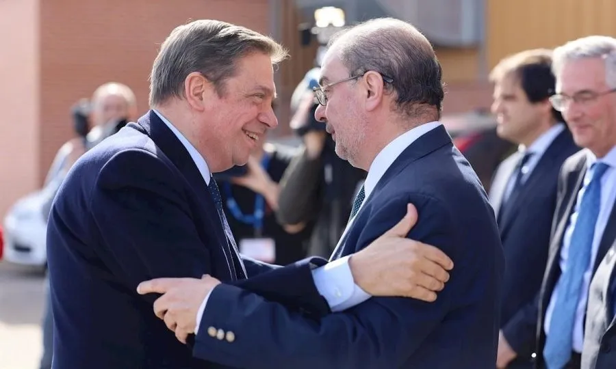 El ministro de Agricultura, Pesca y Alimentación, Luis Planas,en su visita a la Feria Internacional de Maquinaria Agrícola (FIMA 2020), en Zaragoza