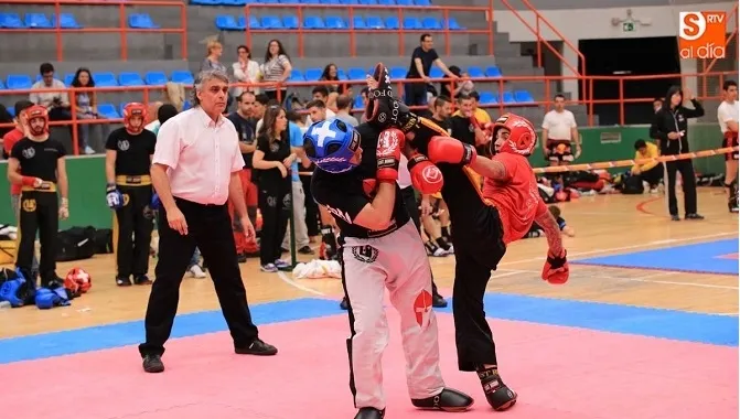 Un combate de kickboxing