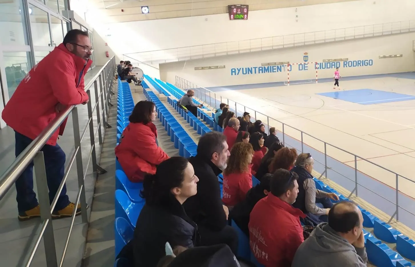 Foto 4 - El III Juvenil sali&oacute; victorioso de su duelo carnavalero con una tremenda fiesta en las gradas  