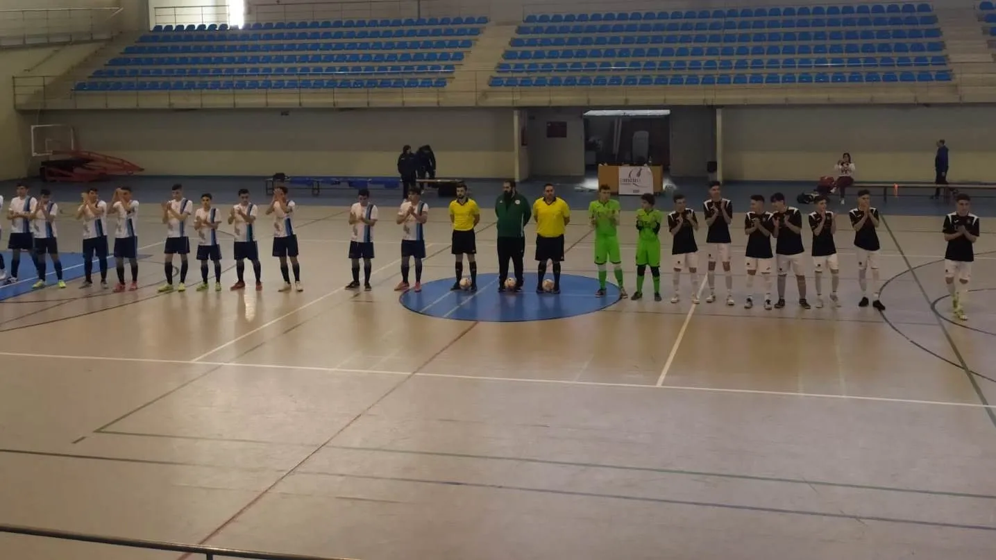 Foto 8 - El III Juvenil sali&oacute; victorioso de su duelo carnavalero con una tremenda fiesta en las gradas  